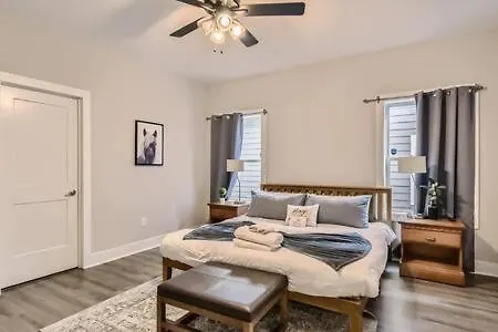New Build 5 Min To Broadway Sleeps 10-2